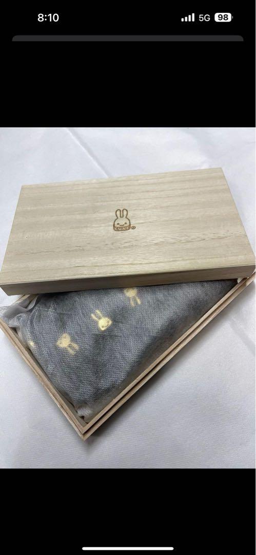 キューン　ウサギ金具装飾 長財布