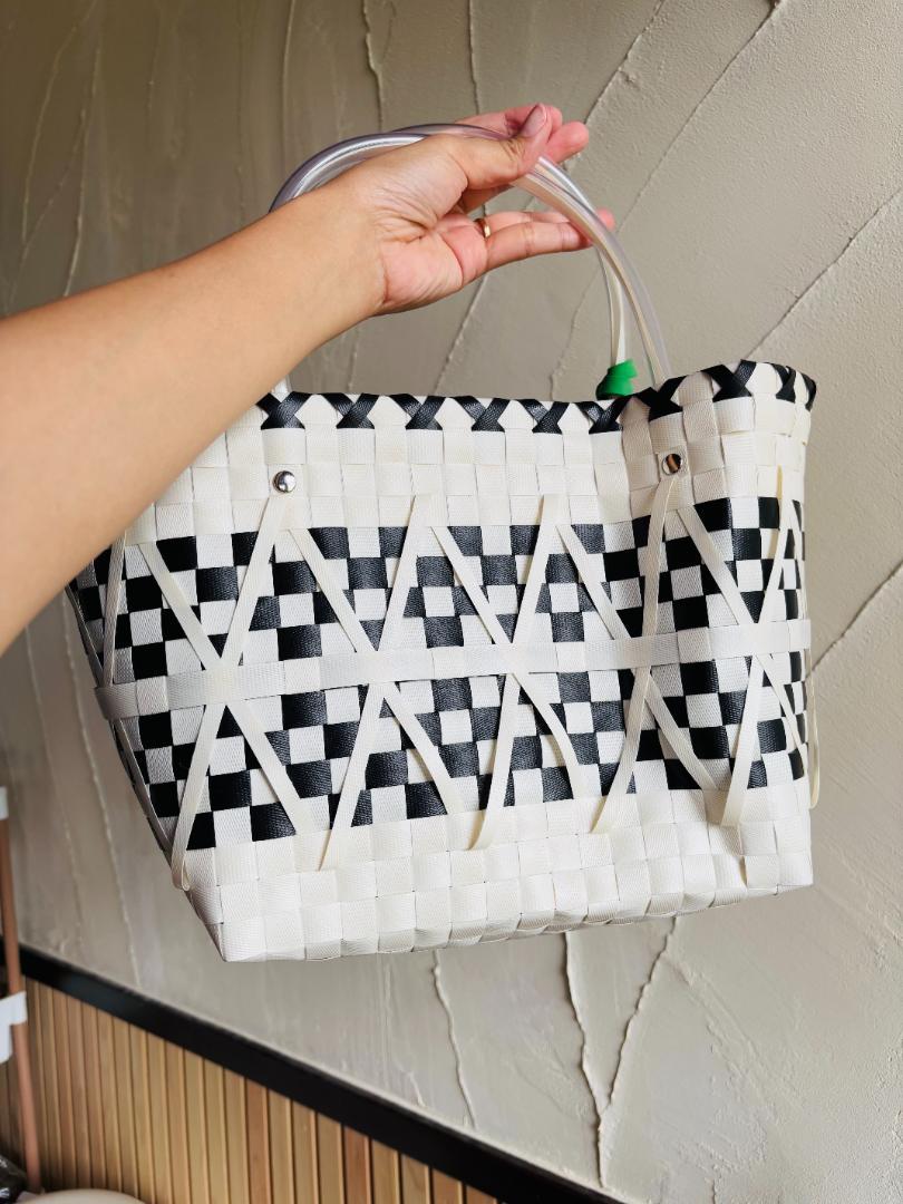 MARNI MARKET かごバッグ 白黒チェック - メルカリ
