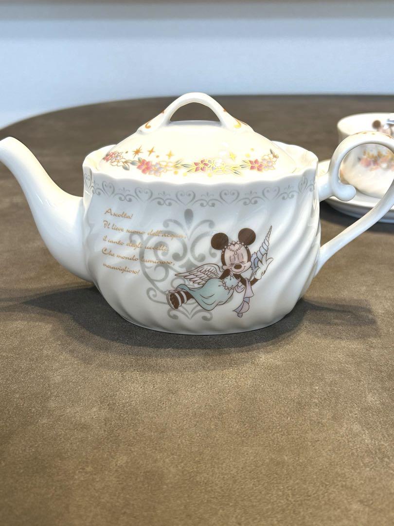 【美品】ディズニー 食器ティーポット カップandソーサー 3点セット