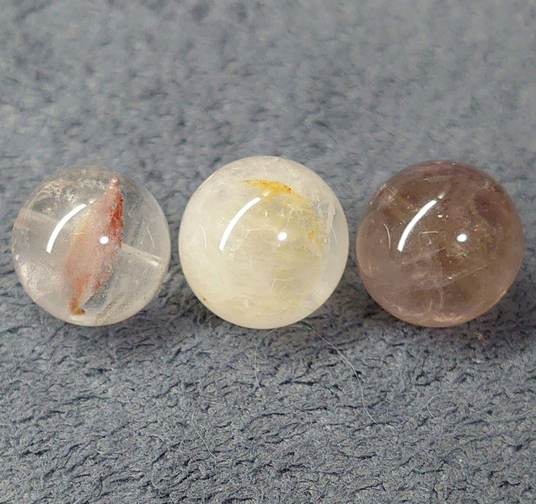 U657　セール商品　３種の天然石　11.4〜12.2ミリ