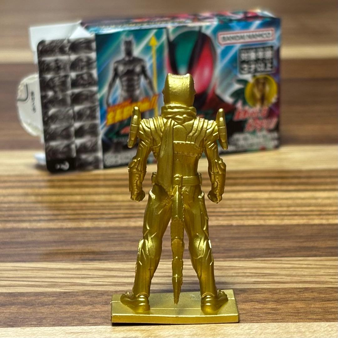 仮面ライダーゼッツ フィギュア付きチョコスナック 金色 ゴールド ⑩