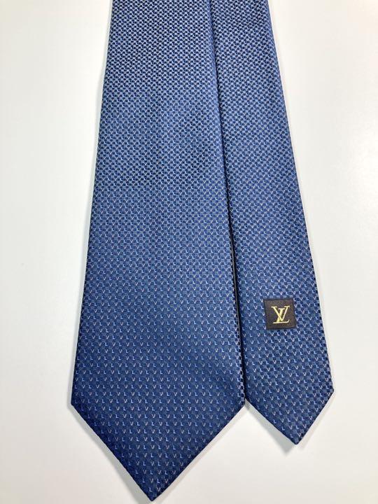 ✨極美品✨ LOUIS VUITTON ルイヴィトン ネクタイ L・V柄 - メルカリ ✨極美品✨ LOUIS VUITTON ルイヴィトン ネクタイ L・V柄 - メルカリ
