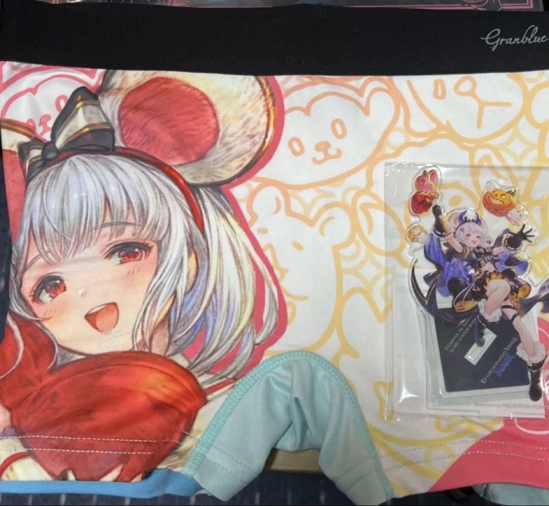 ビカラ　パンツ　アクスタ