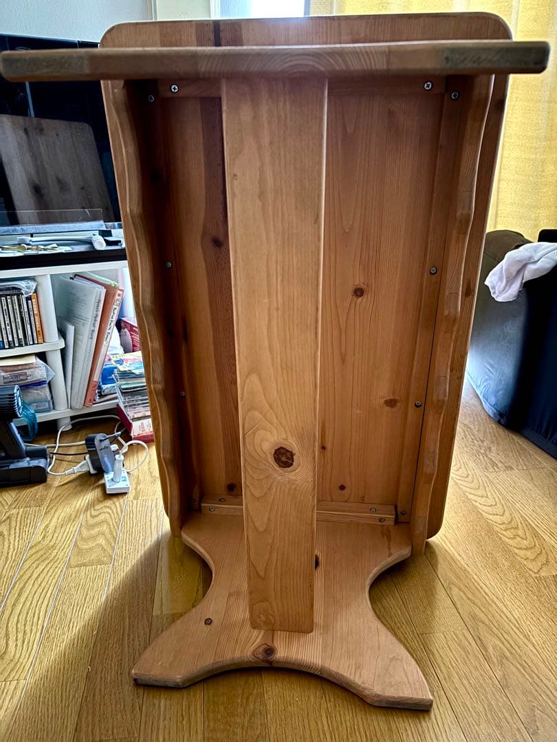 カントリー風木製テーブル目立った傷や汚れなし