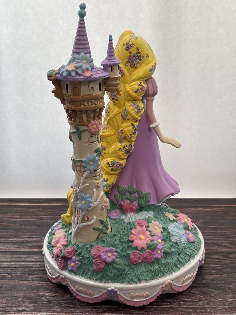 美品）ディズニーストア 塔の上のラプンツェル　ラプンツェル置き物