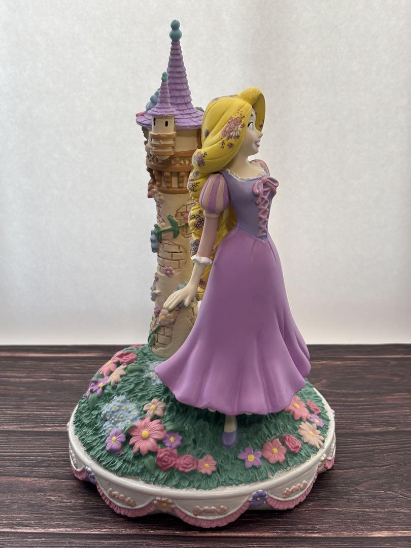 美品）ディズニーストア 塔の上のラプンツェル　ラプンツェル置き物