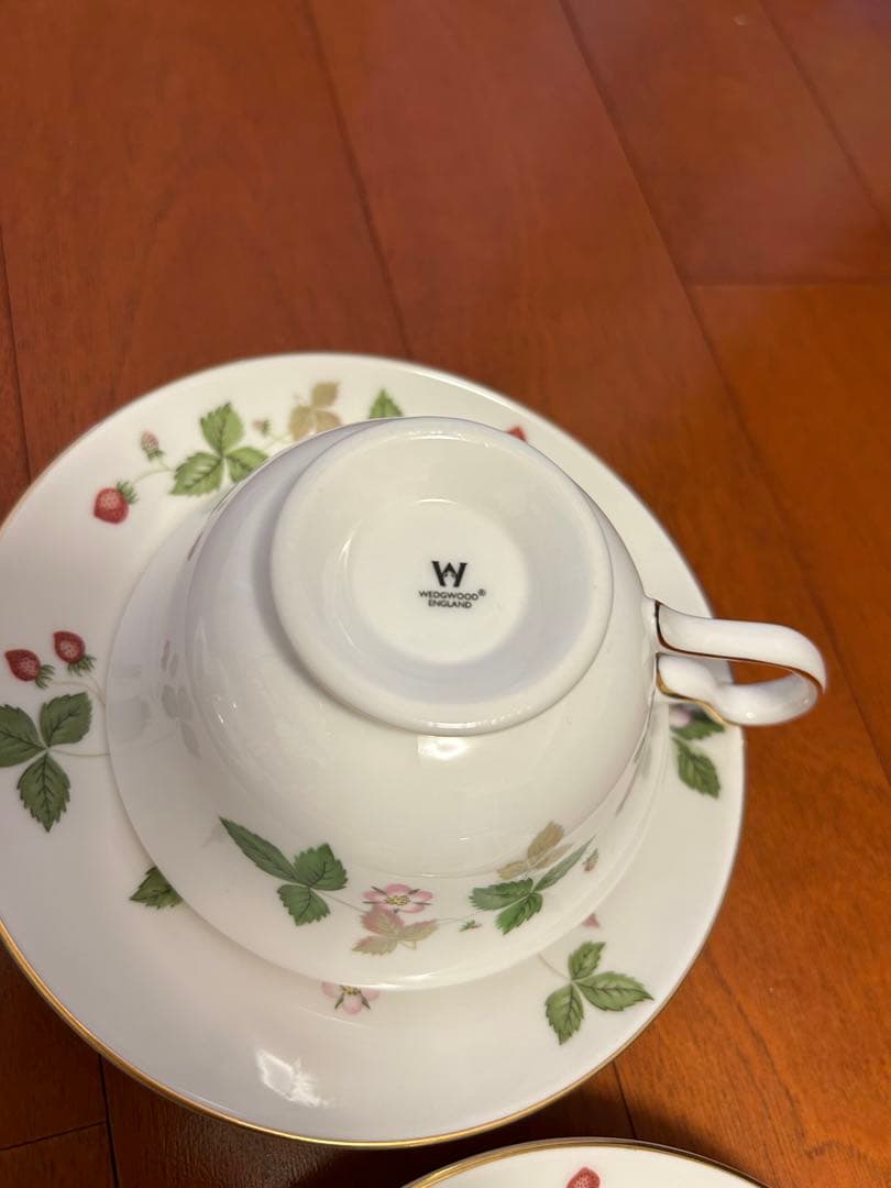 ウェッジウッド ワイルドストロベリー ピオニー カップ &ソーサー