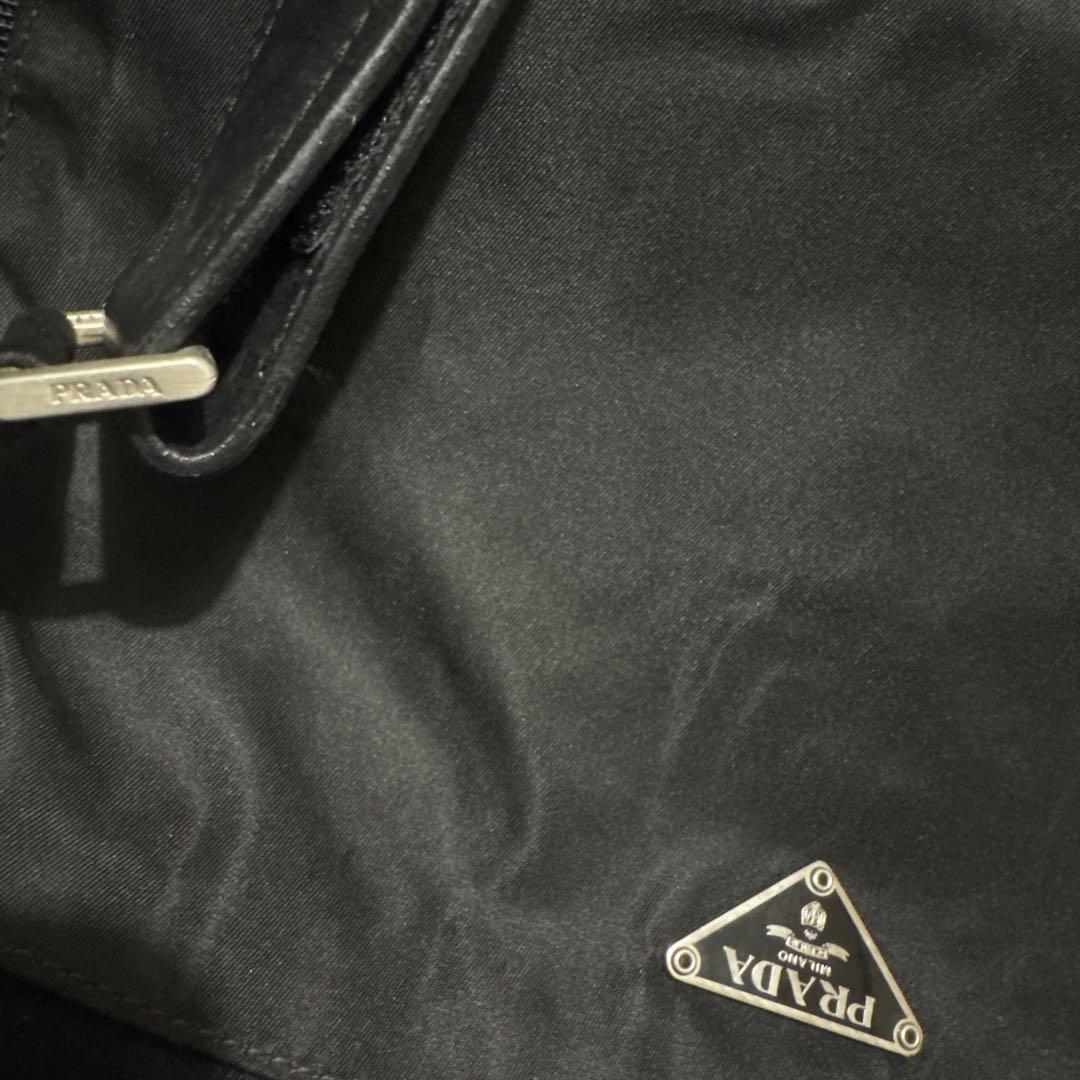 PRADA ブラック ボディバッグ