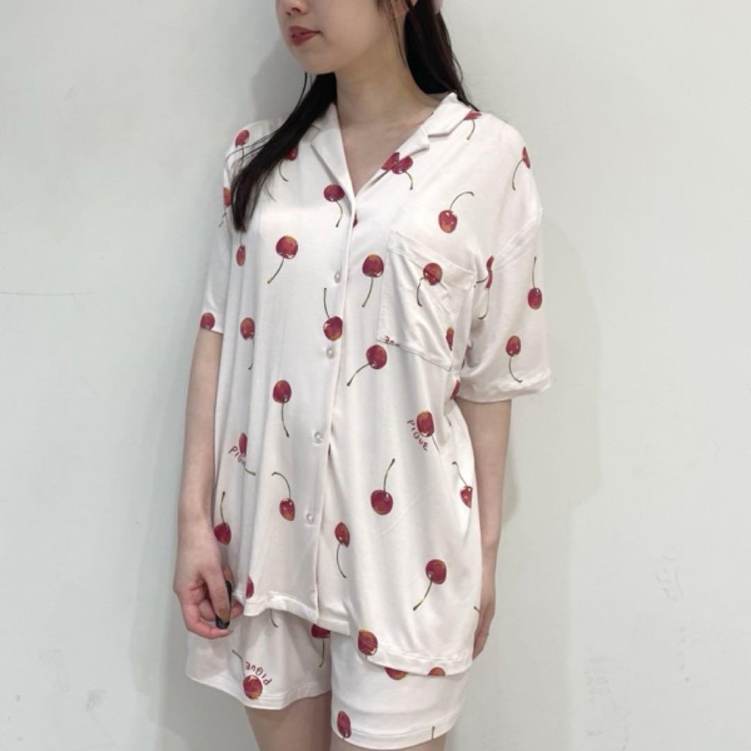 接触冷感】チェリー柄シャツ& ショートパンツ - メルカリ