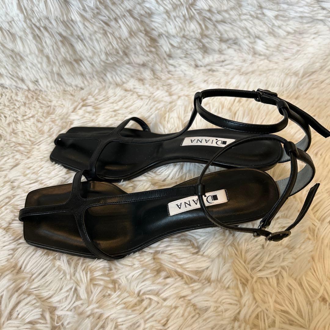 美品DIANA ダイアナクロスベルトサンダルレザー ブラック スムース 23cm