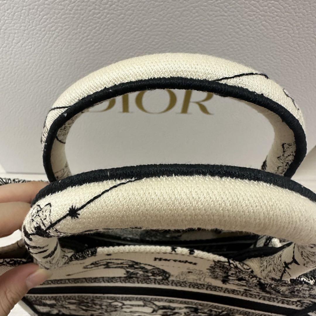 Dior ブックトート スモール zodiac エンブローイダリー