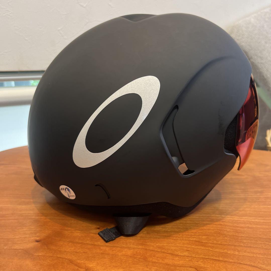 美品　OAKLEY マットブラック ヘルメット 赤色レンズ　ケース付き