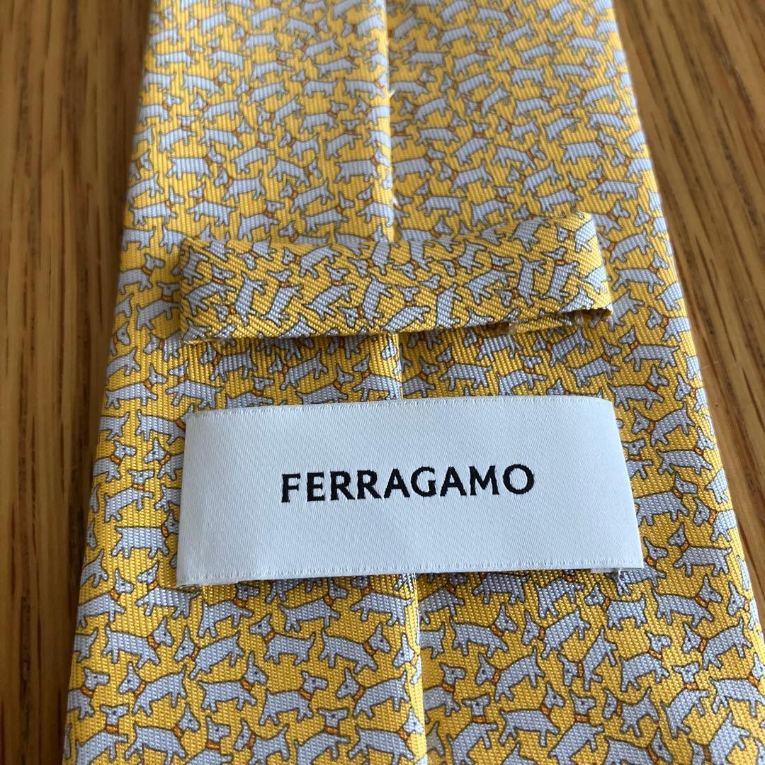 【未使用】フェラガモ ネクタイ イヌ シルク イエロー 【未使用】フェラガモ ネクタイ イヌ シルク イエロー