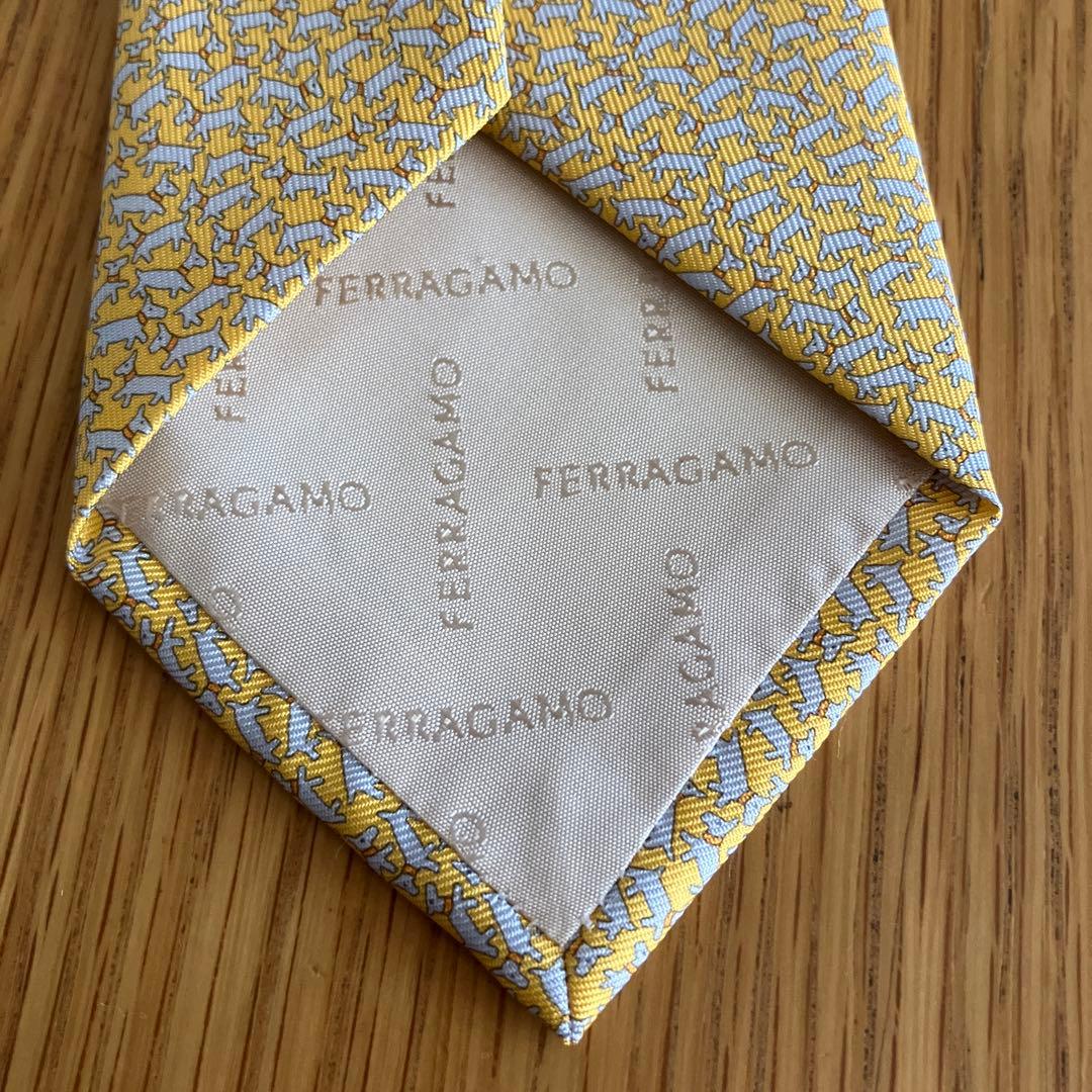 【未使用】フェラガモ ネクタイ イヌ シルク イエロー 【未使用】フェラガモ ネクタイ イヌ シルク イエロー