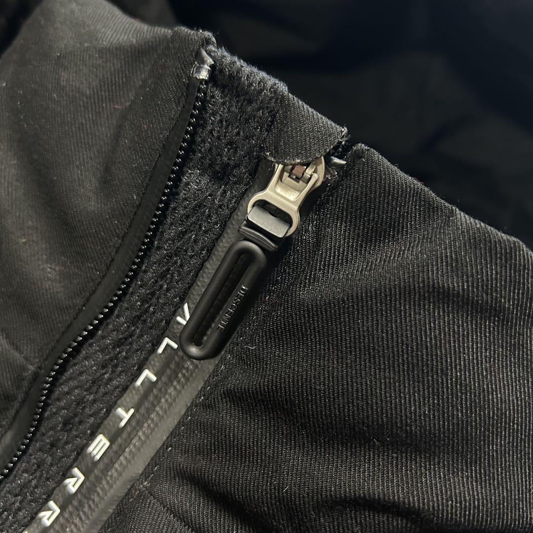美品　DESCENTE  デサント　水沢ダウン　アンカー　ハーフ　ブラック　L