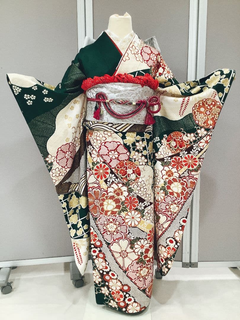 振袖フルセット 古典緑目立った傷や汚れなし