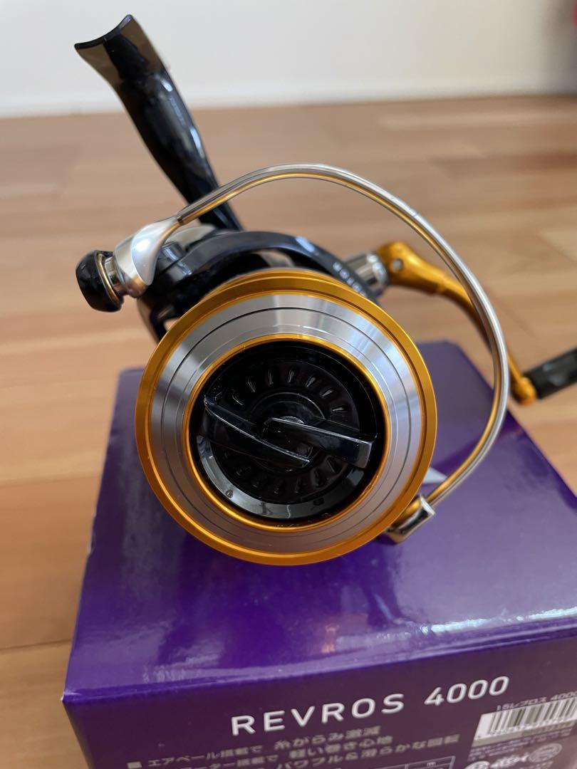 美品　ダイワ(DAIWA) スピニングリール 15レブロス4000