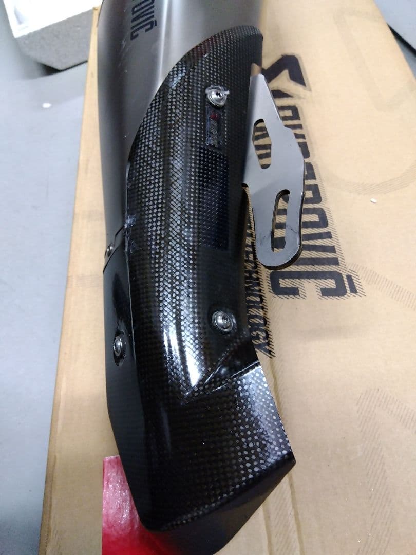 アクラボサイレンサー61705979000AKRAPOVIC
