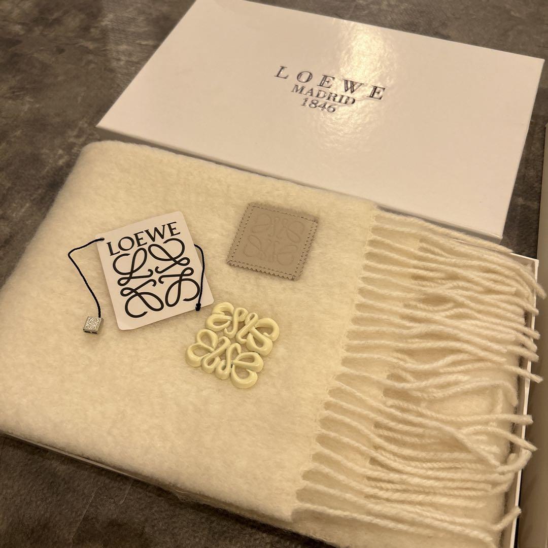 プレゼント用LOEWE ロエベ アナグラム モヘア マフラー ブローチ付き