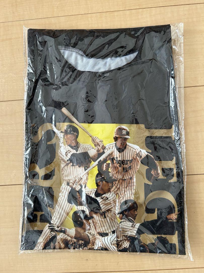 2015年 阪神タイガース 平成のV戦士たち Tシャツ & バッジ