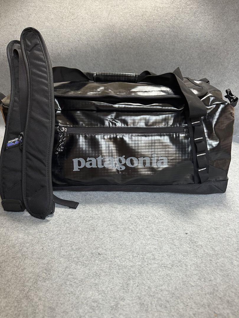 patagonia ブラックボストンバッグ Patagonia ボストンバッグ 黒 70L - メルカリ