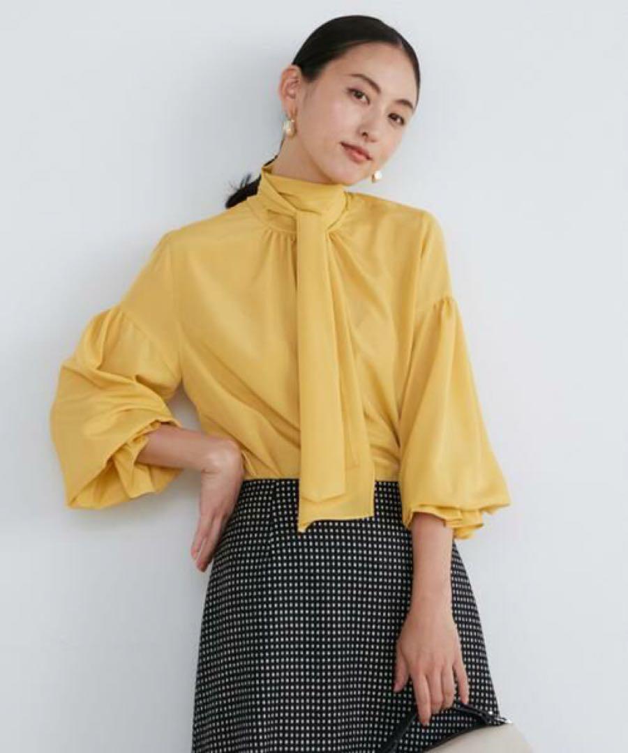 美品 イネド 23AW 完売 洗える ボリュームスリーブボウタイブラウス