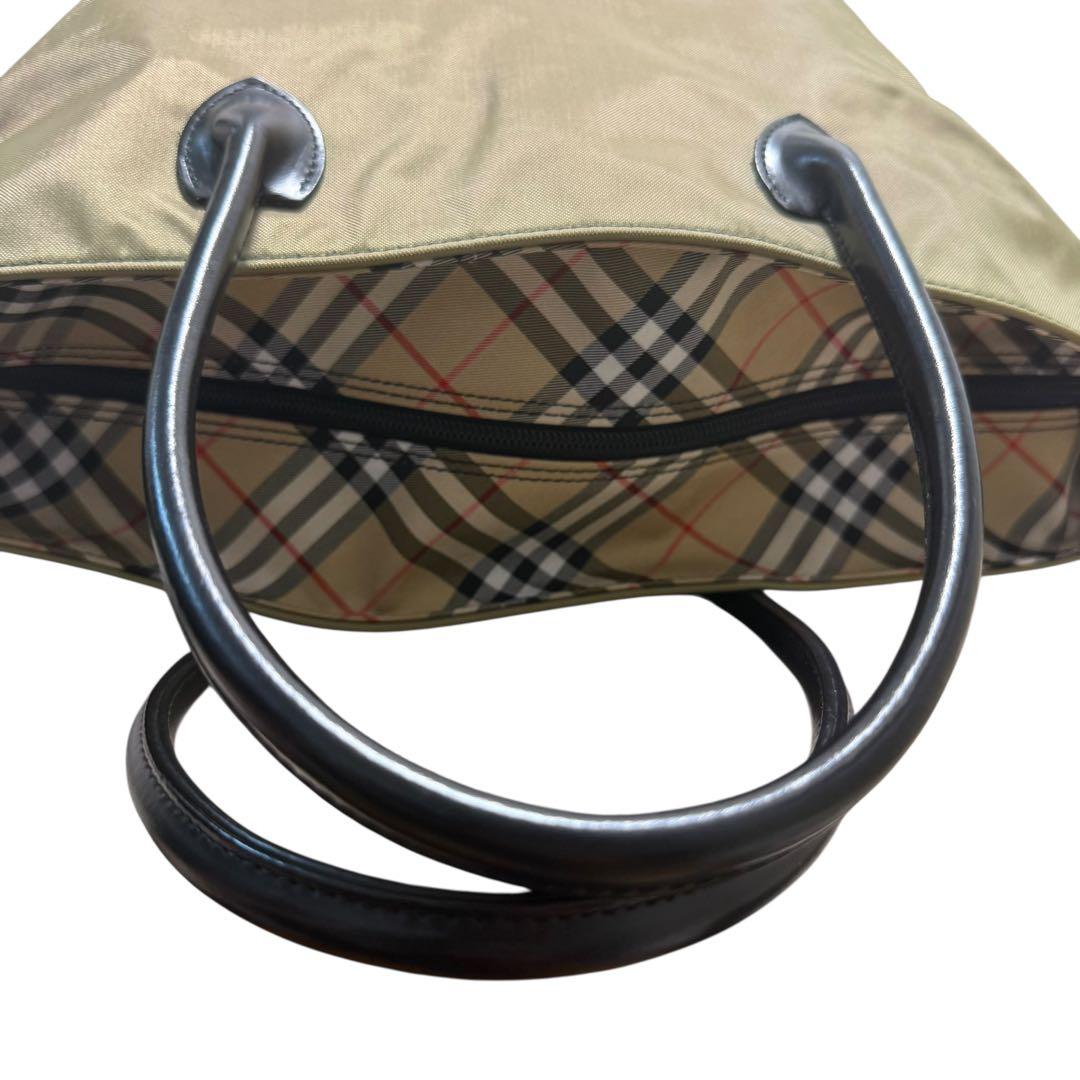 美品✨バーバリー　トートバッグ　ハンドバッグ　カーキ　ナイロン　ノバチェック