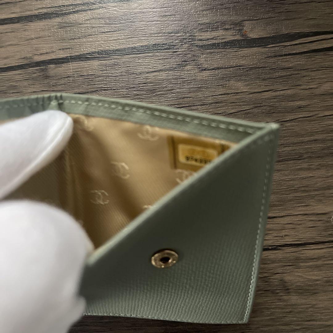 CHANEL グリーンレザー 二つ折り財布
