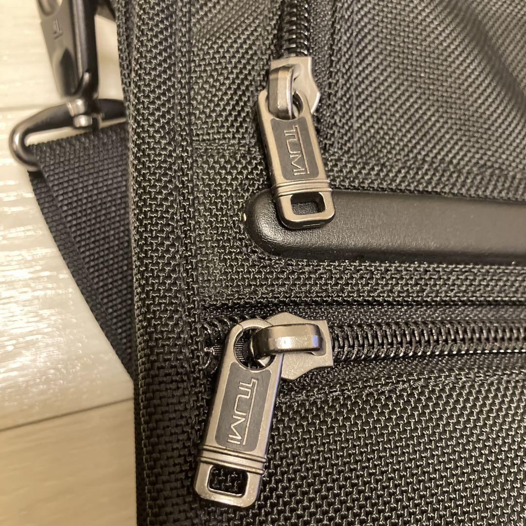 美品 TUMI ビジネス ショルダー ストラップ　　ペンケース付き26111D4