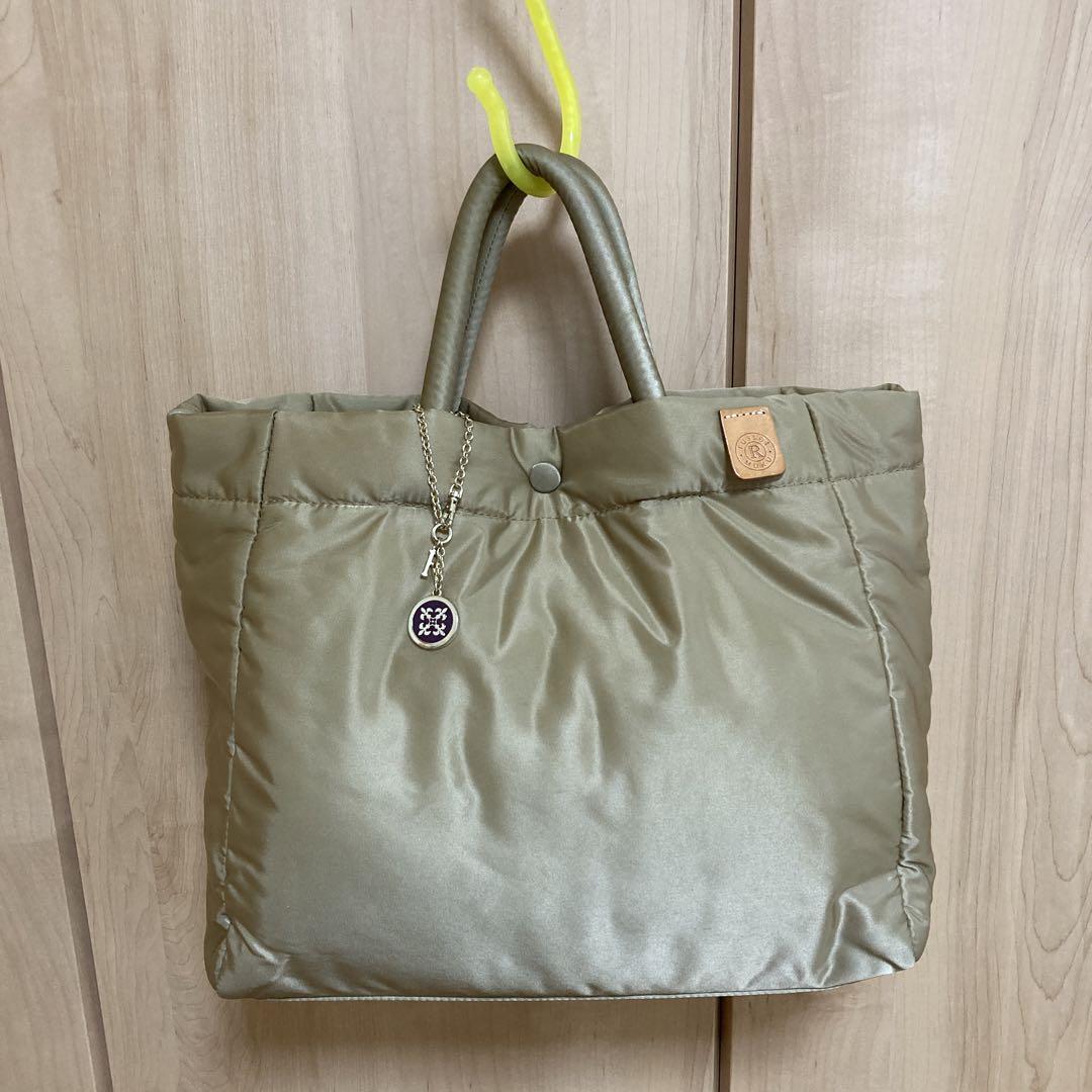 Russet キルティングトートバッグ ベージュ Russet キルティングトートバッグ ベージュ