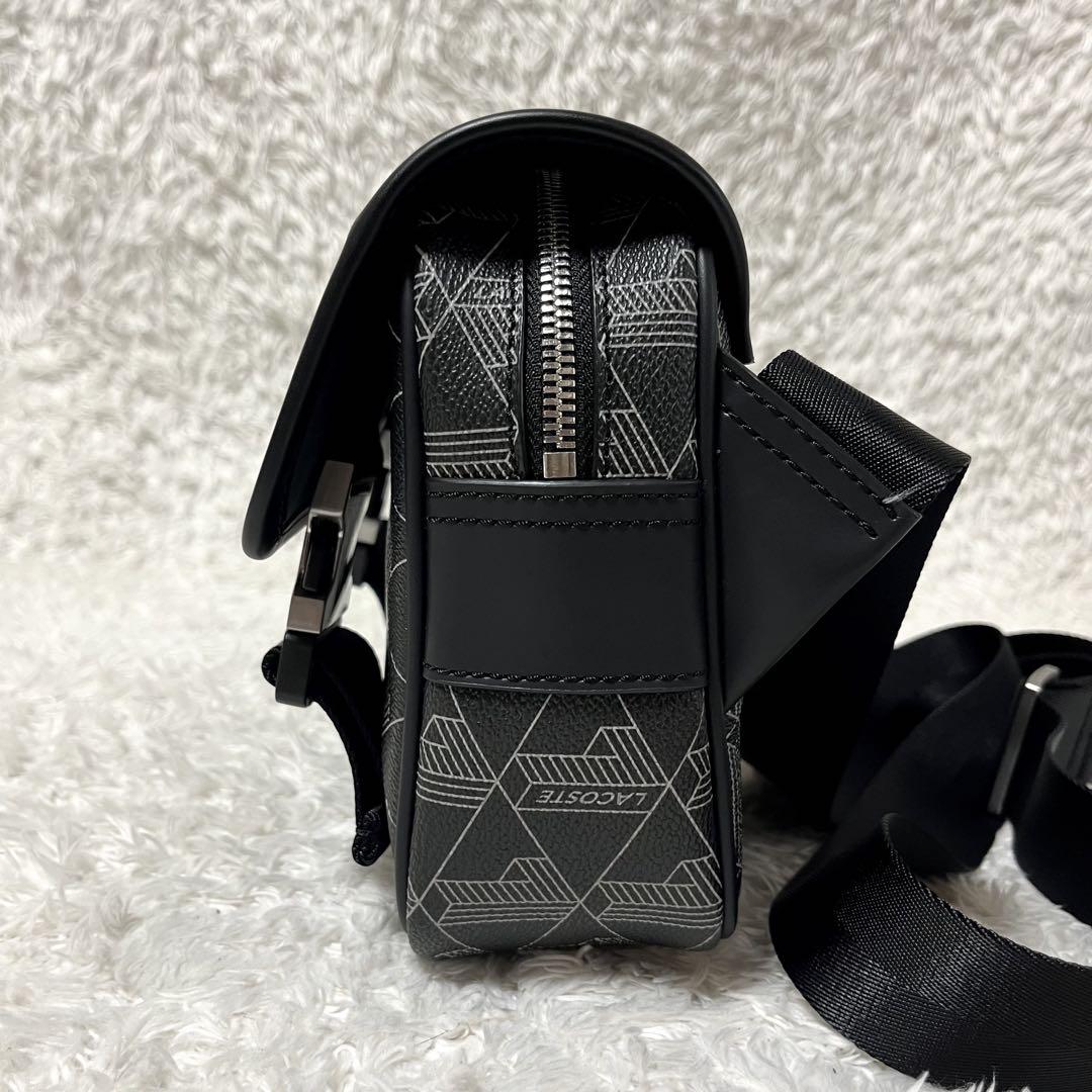 ✨未使用級✨ラコステ ショルダーバッグ モノグラム ロゴ型押し