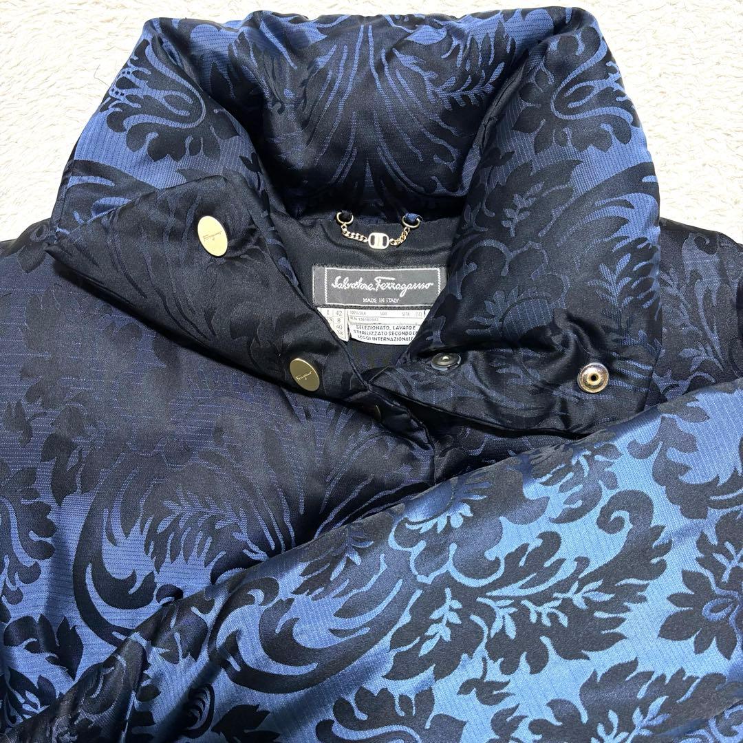 Ferragamoフェラガモ ダウンコート ダマスク柄 シルク100% L 楽天市場