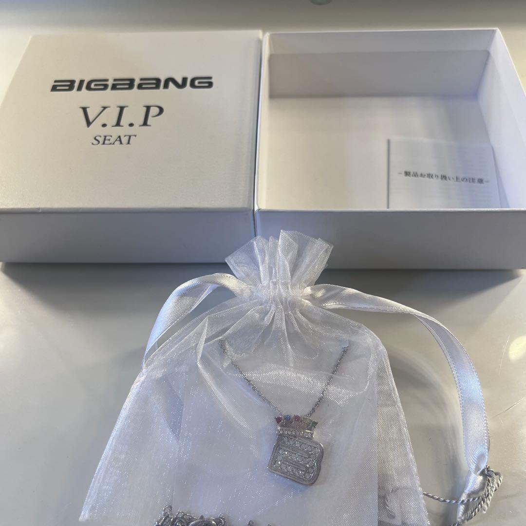 BIGBANG VIPシート特典 スワロフスキーネックレスとピアスセット Amazon.co.jp: BIGBANG VIPシート特典 スワロフスキー