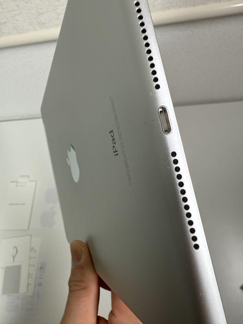 Apple アップル iPad 第6世代 32GB SIMロック解除済 シルバー