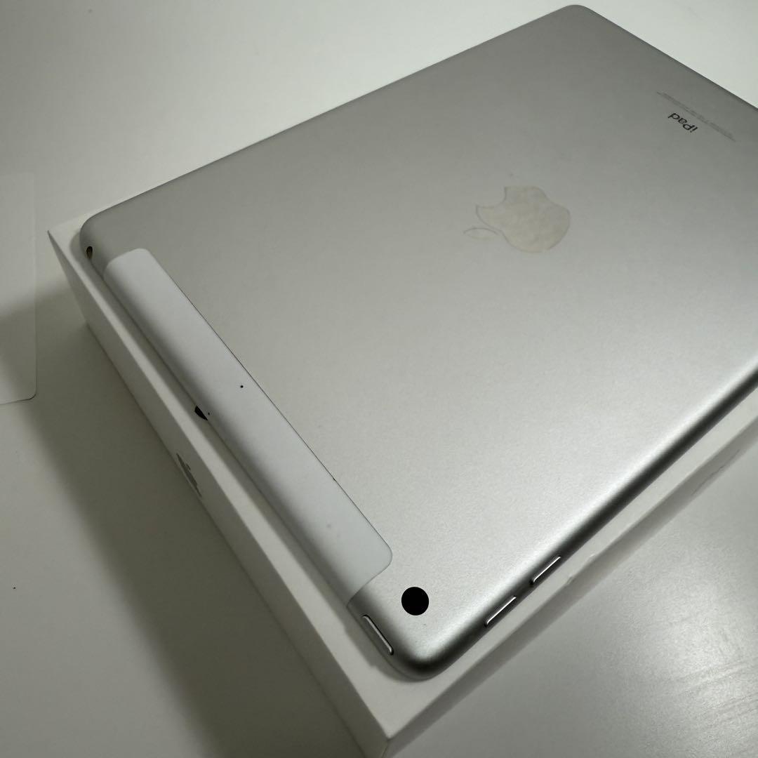 Apple アップル iPad 第6世代 32GB SIMロック解除済 シルバー