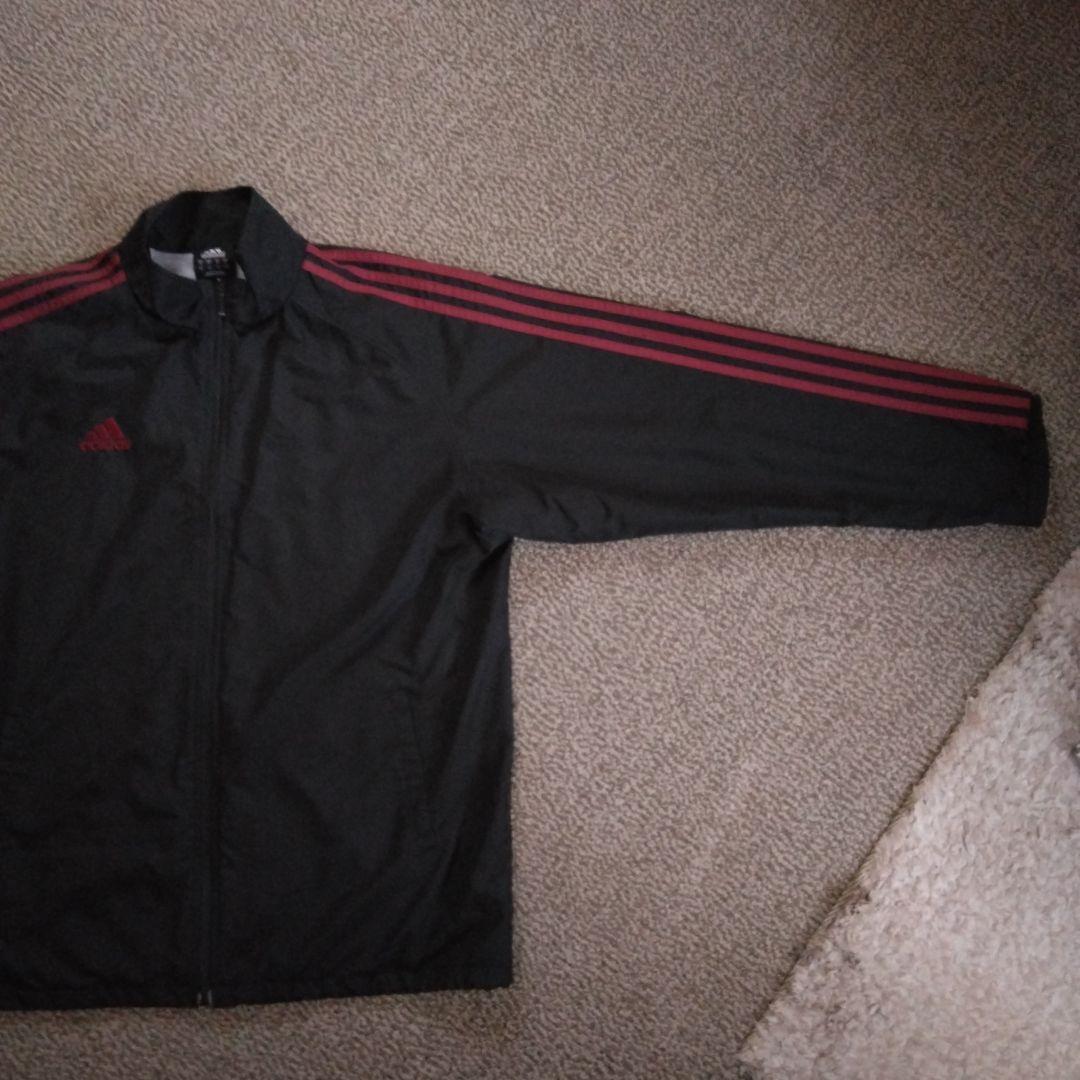 adidas早稲田大学コラボ ブラック/レッド ストライプジャケット