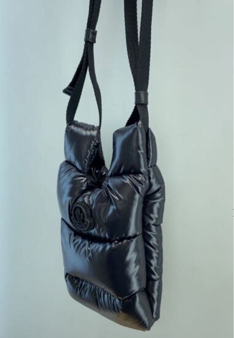 MONCLER ブラック ショルダーバッグ