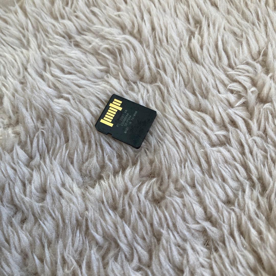 【動作確認済】PS vita-2000 本体 ホワイト【8gbメモリー付】1-① 【動作確認済】PS vita-2000 本体 ホワイト【8gbメモリー付】1-①