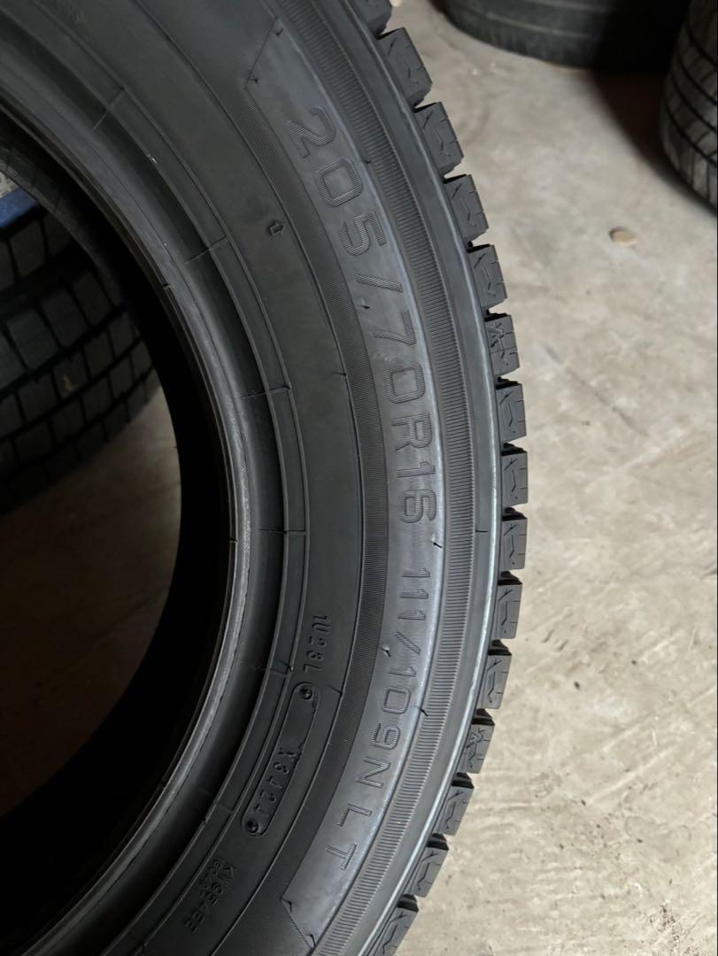 DUNLOP WINTER MAXX LV01 205/70 R16 6本セット