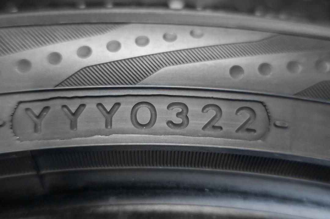 2022年製 ヨコハマ ブルーアース RV03 215/45R18 国産!!4本