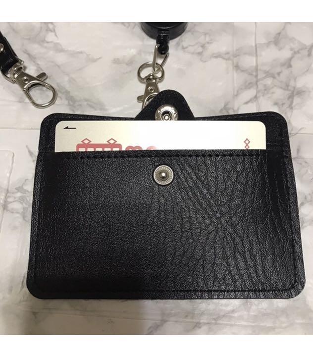 ブラック リール付パスケース 定期入れ IDカードホルダー 通勤 通学 社員証 - メルカリ ブラック リール付パスケース 定期入れ IDカードホルダー 通勤 通学 社員証 - メルカリ