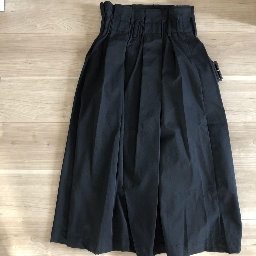 LADYMADE ボタン付き黒ロングスカート