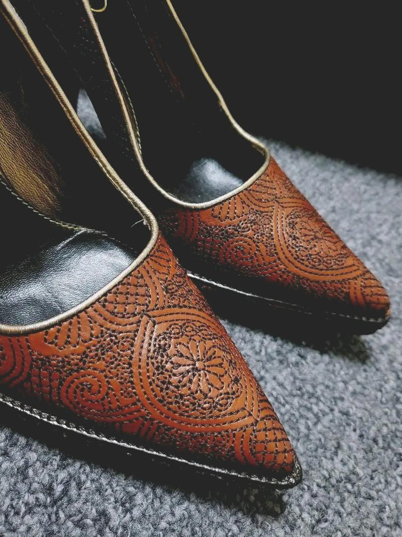 PRADA パンプス/刺繍ヒール