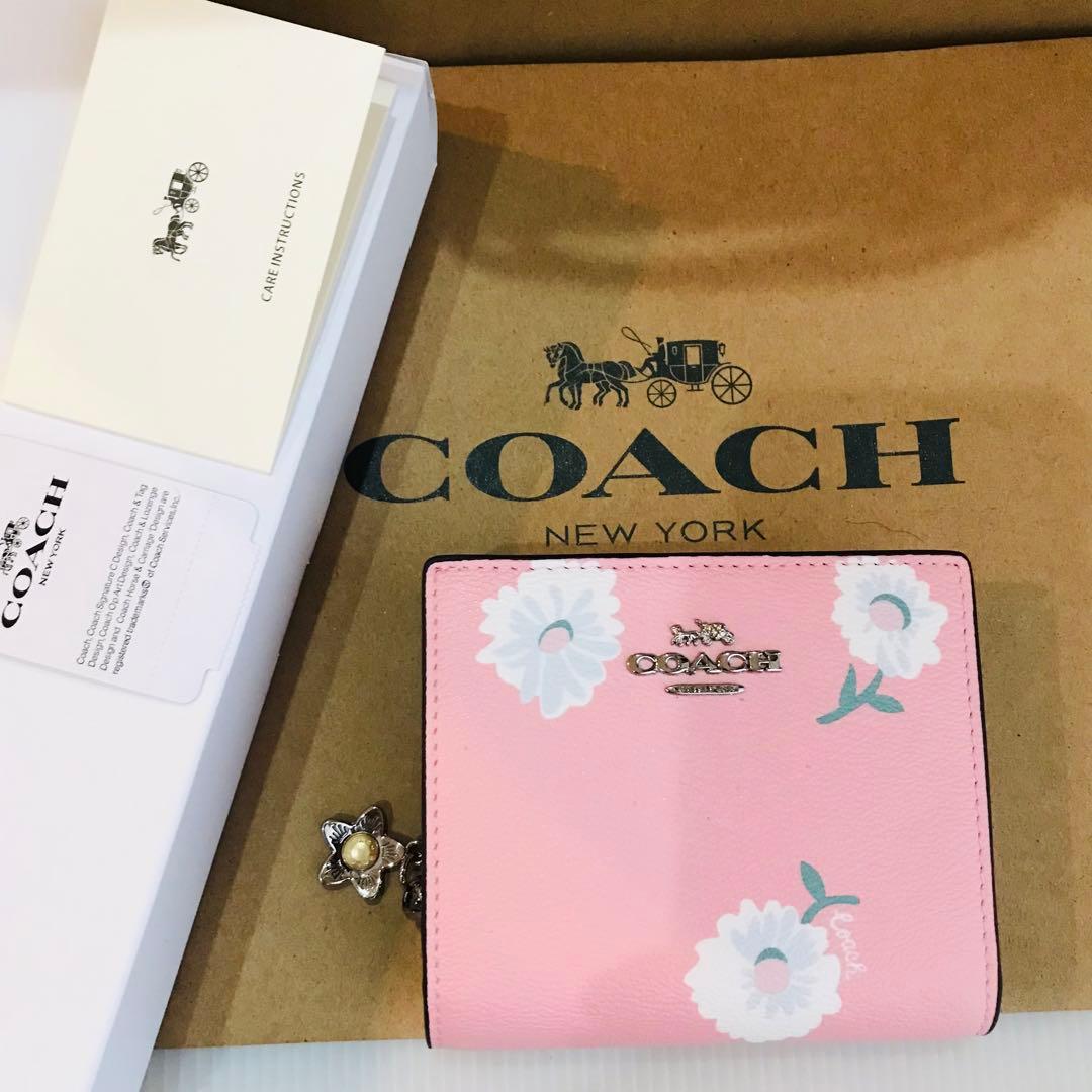 返品交換不可】【返品交換不可】Coach コーチ折りたたみ財布 可愛い