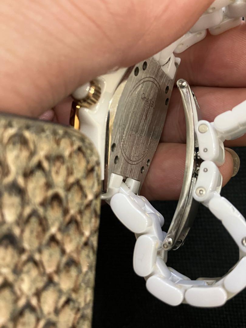 CHANEL シャネルの腕時計です。