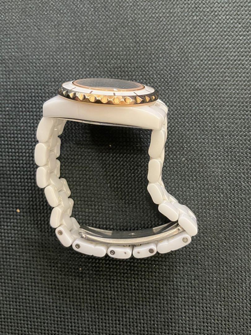 CHANEL シャネルの腕時計です。