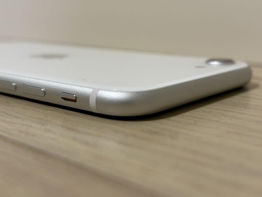 Apple iPhone SE 第2世代 64GB ホワイト バッテリー85%