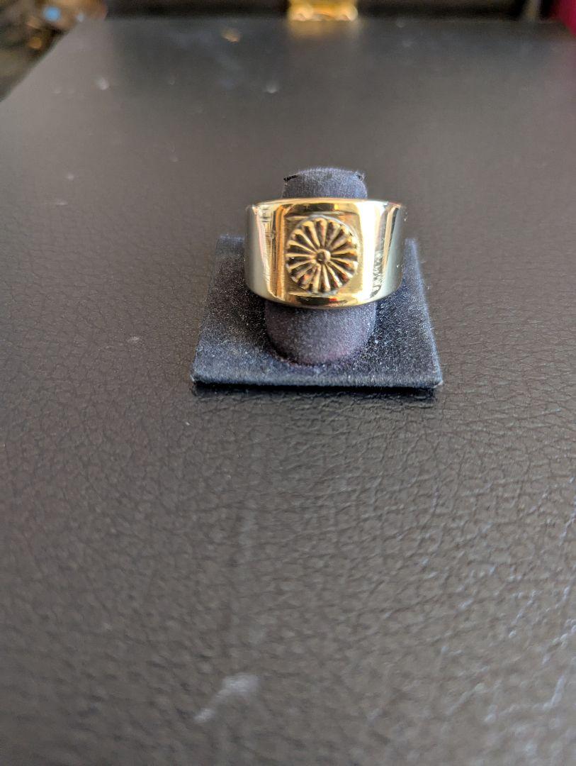 定期入れの 購入前コメント宜しく・レトロ菊紋リング・ゴールド印台リング アクセサリー