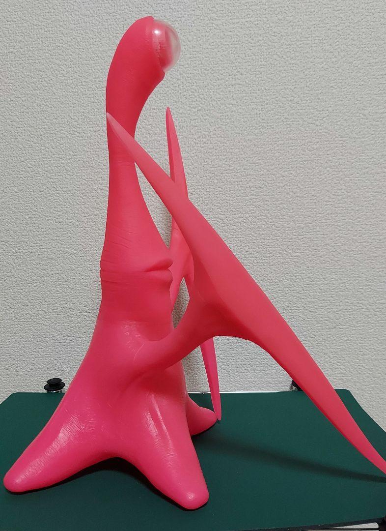 寄生獣 ミギー 蓄光版 ピンク 1/1 スケール ソフビ - メルカリ