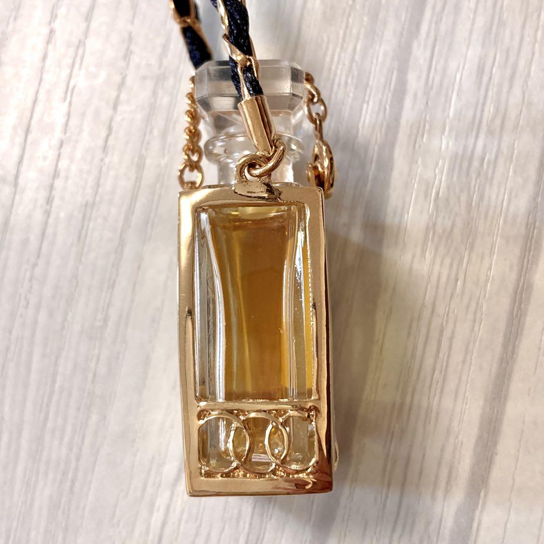 Aya商品です。CHANEL 香水ネックレス CHANEL 香水 ネックレス ペンダント ゴールド色 - メルカリ